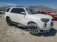 2017 Toyota 4 RUNNER photo