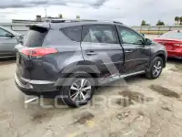 2017 Toyota RAV4 photo