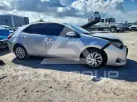 2017 Toyota COROLLA фото