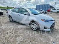 2017 Toyota COROLLA фото