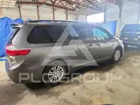 2017 Toyota SIENNA фото