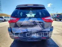 2017 Toyota SIENNA фото