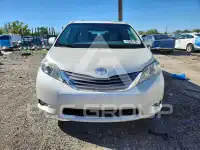 2017 Toyota SIENNA фото