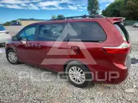 2017 Toyota SIENNA photo