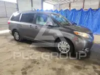2017 Toyota SIENNA фото