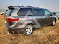 2017 Toyota SIENNA фото