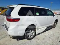 2017 Toyota SIENNA фото
