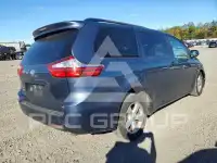 2017 Toyota SIENNA фото