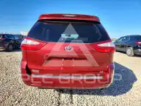 2017 Toyota SIENNA photo