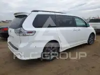 2017 Toyota SIENNA photo