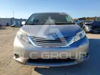 2017 Toyota SIENNA фото