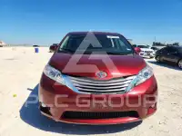 2017 Toyota SIENNA фото