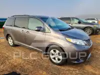 2017 Toyota SIENNA фото