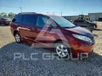2017 Toyota SIENNA photo