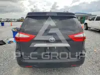 2017 Toyota SIENNA photo
