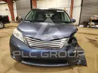 2017 Toyota SIENNA фото