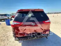 2017 Toyota SIENNA фото
