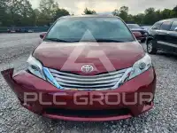 2017 Toyota SIENNA photo