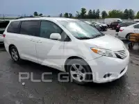 2017 Toyota SIENNA фото