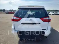 2017 Toyota SIENNA photo