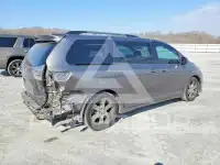 2017 Toyota SIENNA фото