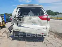 2017 Toyota SIENNA фото