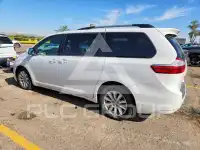 2017 Toyota SIENNA photo