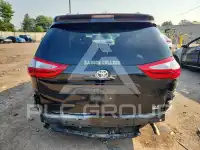 2017 Toyota SIENNA фото