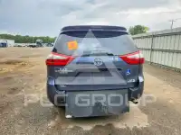 2017 Toyota SIENNA photo