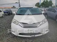 2017 Toyota SIENNA photo