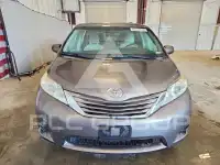 2017 Toyota SIENNA фото