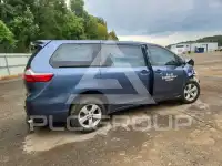 2017 Toyota SIENNA photo