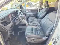 2017 Toyota SIENNA photo