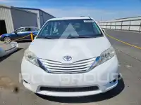2017 Toyota SIENNA фото