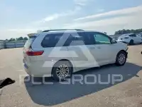 2017 Toyota SIENNA фото