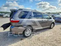 2017 Toyota SIENNA фото