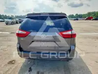 2017 Toyota SIENNA фото