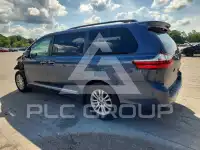 2017 Toyota SIENNA photo
