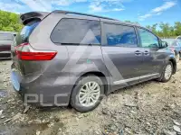 2017 Toyota SIENNA photo