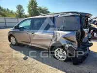 2017 Toyota SIENNA photo