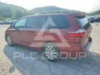 2017 Toyota SIENNA фото