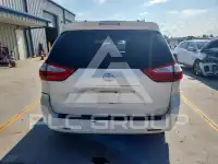 2017 Toyota SIENNA photo
