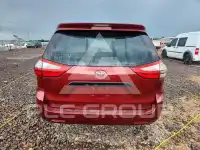 2017 Toyota SIENNA фото