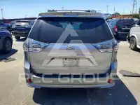 2017 Toyota SIENNA photo