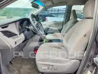 2017 Toyota SIENNA фото