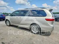 2017 Toyota SIENNA фото