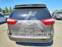2017 Toyota SIENNA фото
