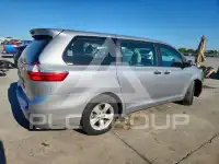 2017 Toyota SIENNA фото