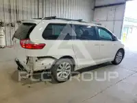2017 Toyota SIENNA фото