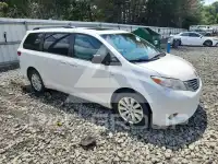 2017 Toyota SIENNA photo